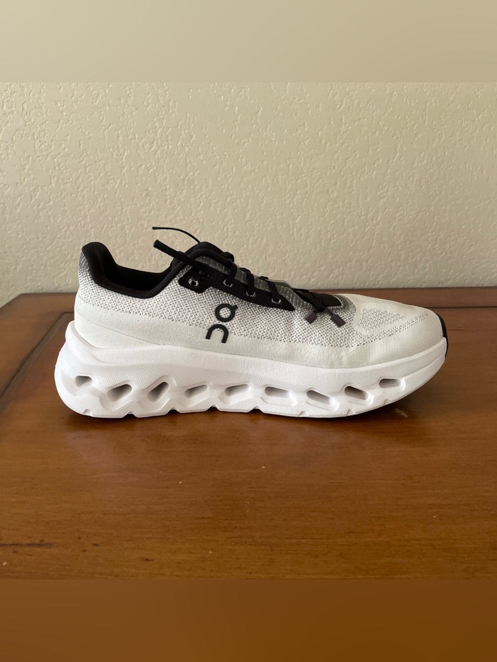 On Cloud On Running Cloudtilt Black Ivory 3WE10051430 Womens Sz 7.5 - Picture 3 of 13